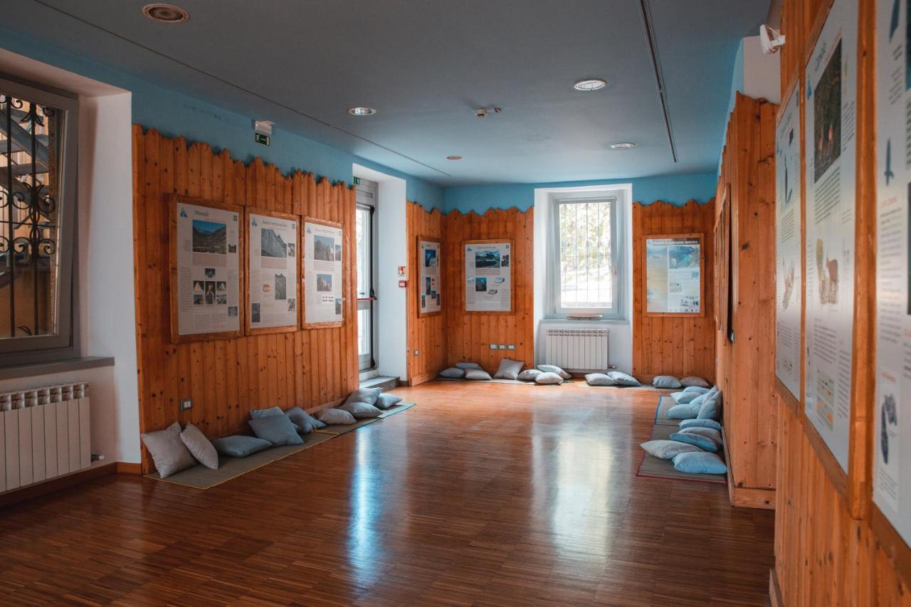 بيت شباب Casa Del Parco Adamello Cevo المظهر الخارجي الصورة