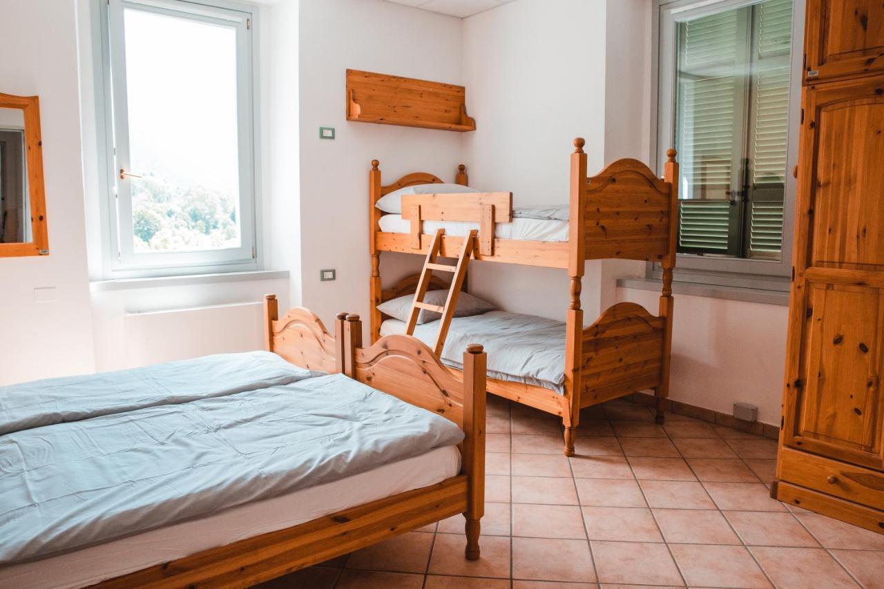 بيت شباب Casa Del Parco Adamello Cevo المظهر الخارجي الصورة