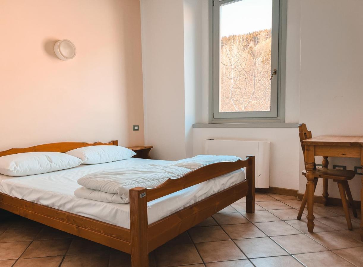 بيت شباب Casa Del Parco Adamello Cevo المظهر الخارجي الصورة