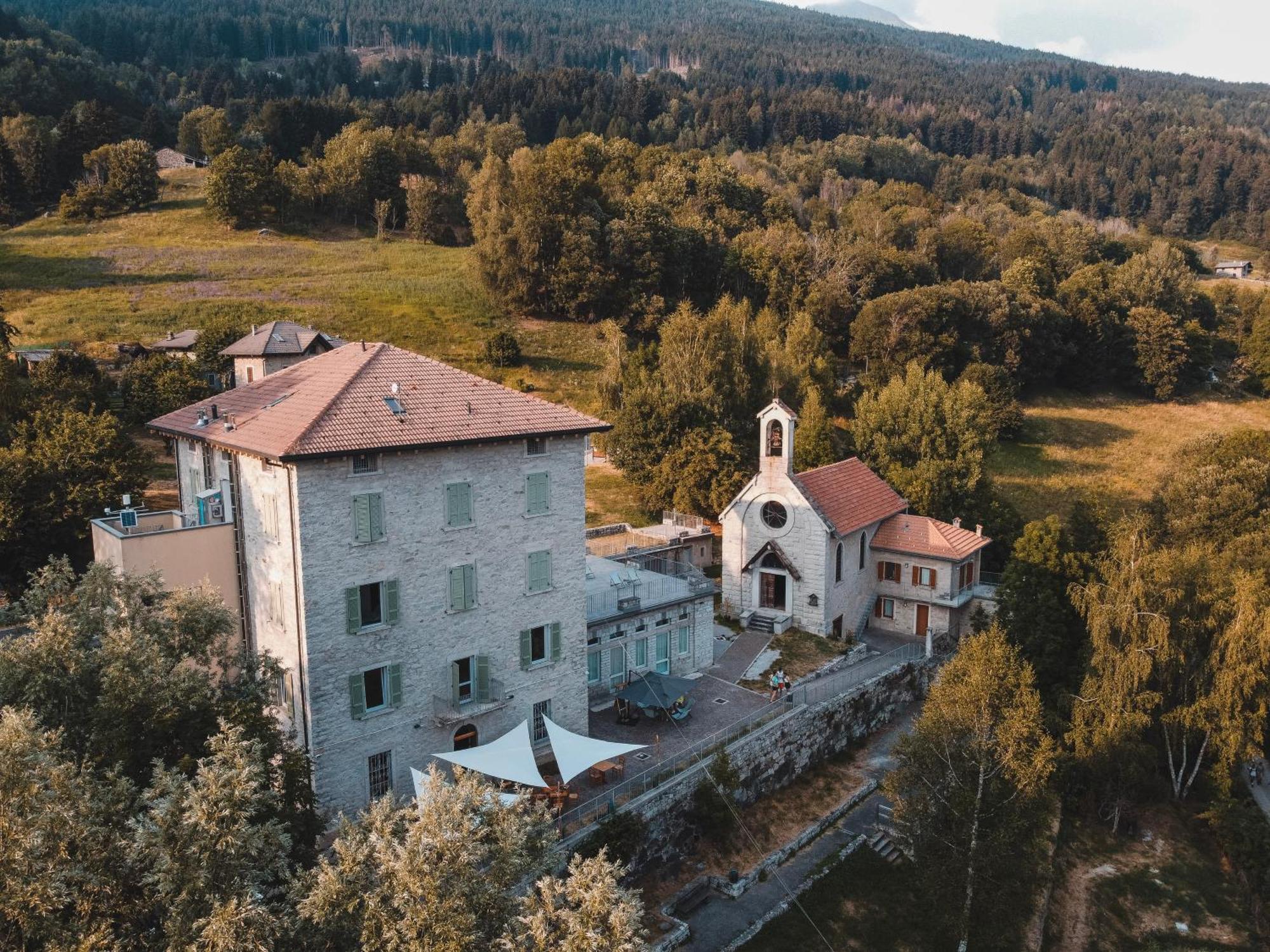 بيت شباب Casa Del Parco Adamello Cevo المظهر الخارجي الصورة